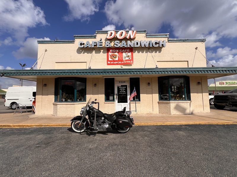 Don Cafe exterior